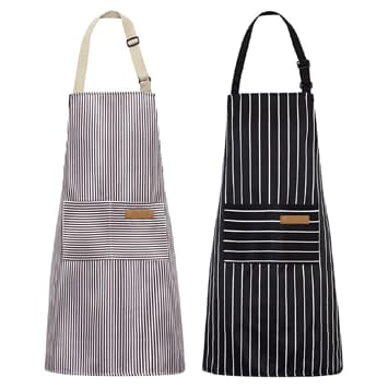 Set of two aprons